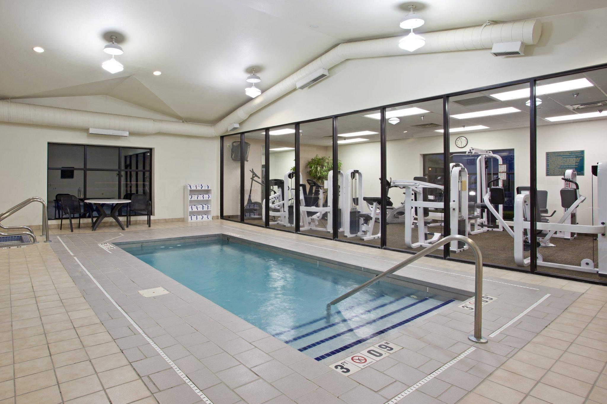 Holiday Inn Express & Suites Wadsworth By Ihg Buitenkant foto