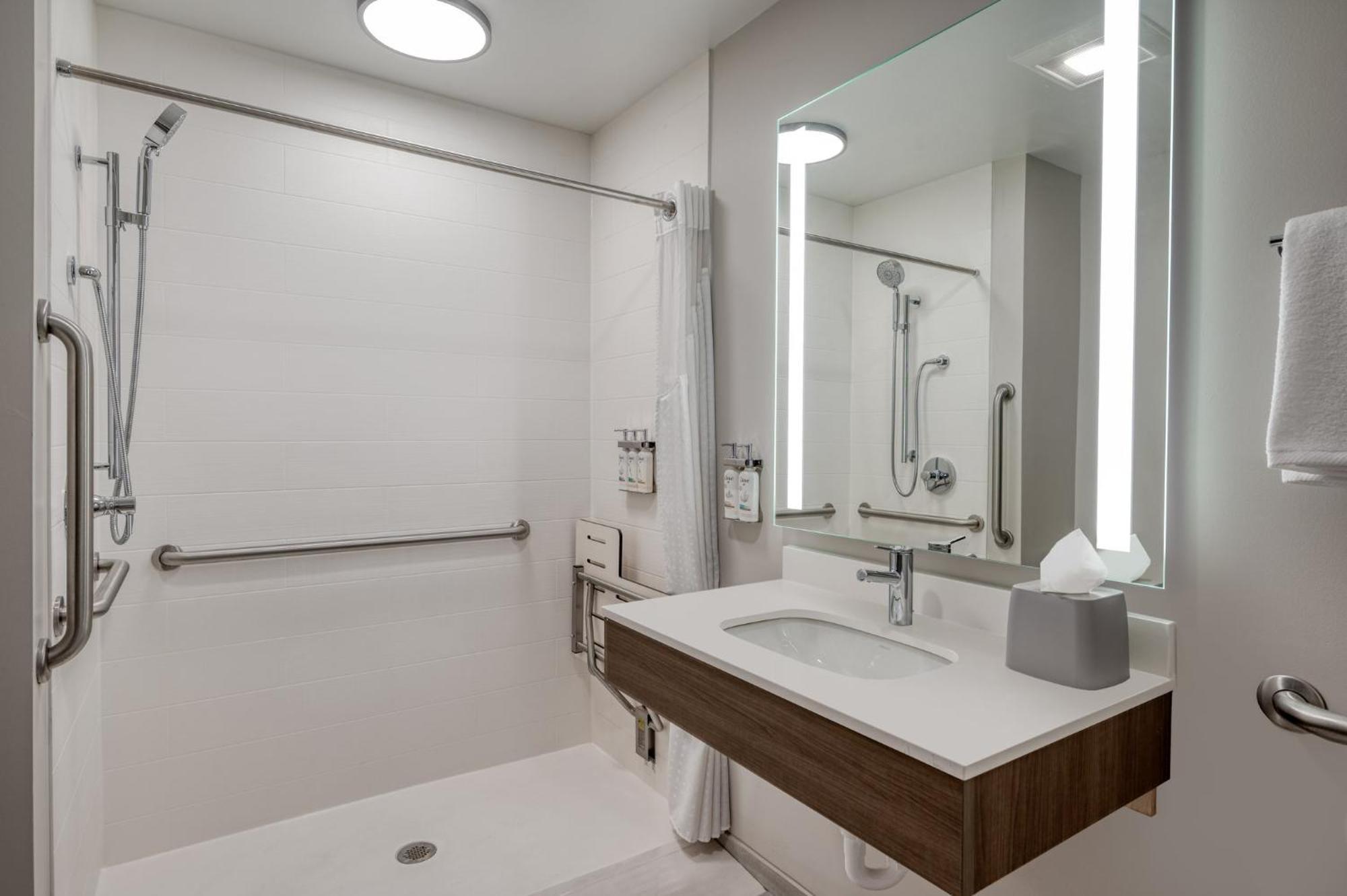 Holiday Inn Express & Suites Wadsworth By Ihg Buitenkant foto