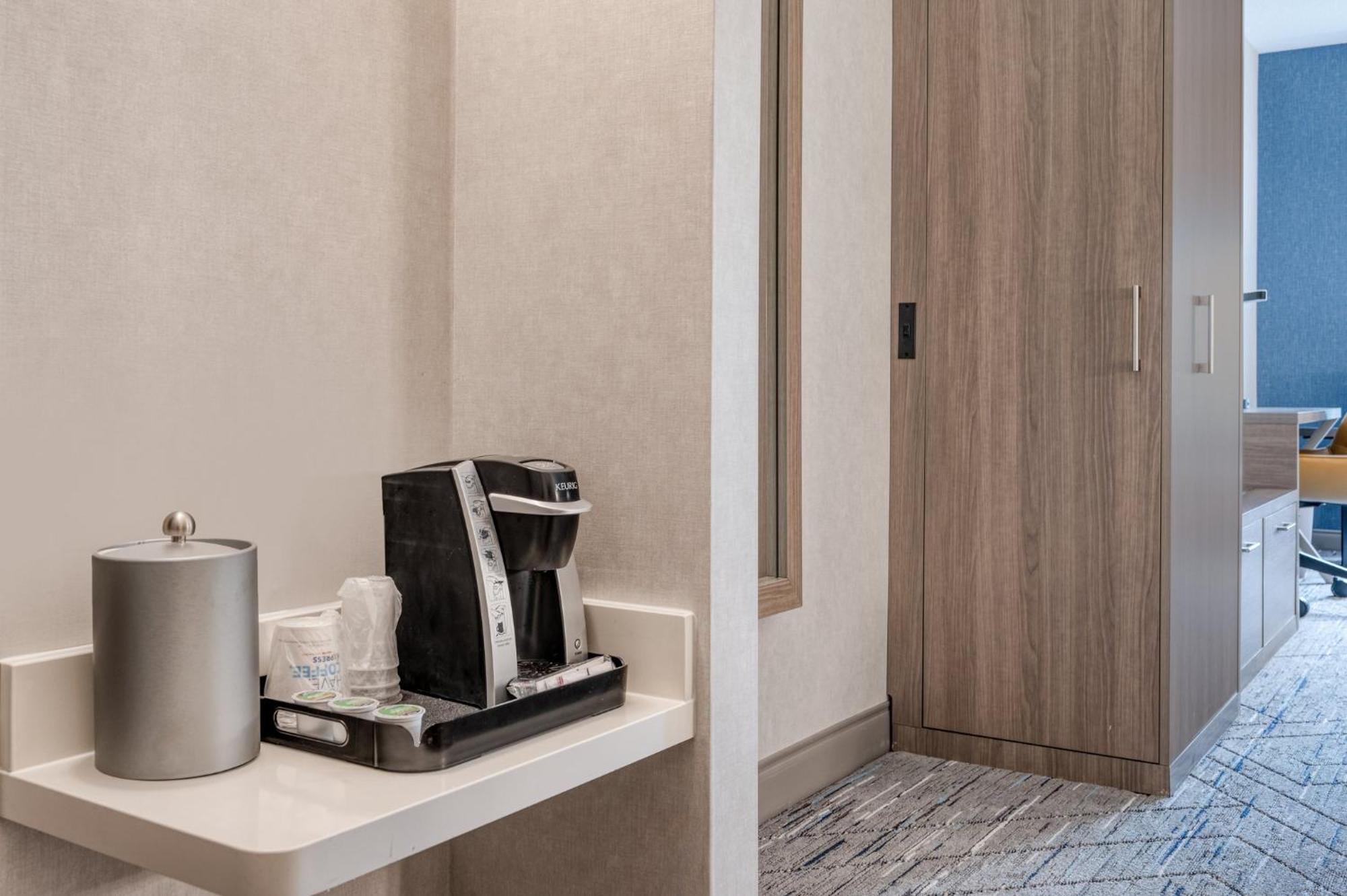 Holiday Inn Express & Suites Wadsworth By Ihg Buitenkant foto