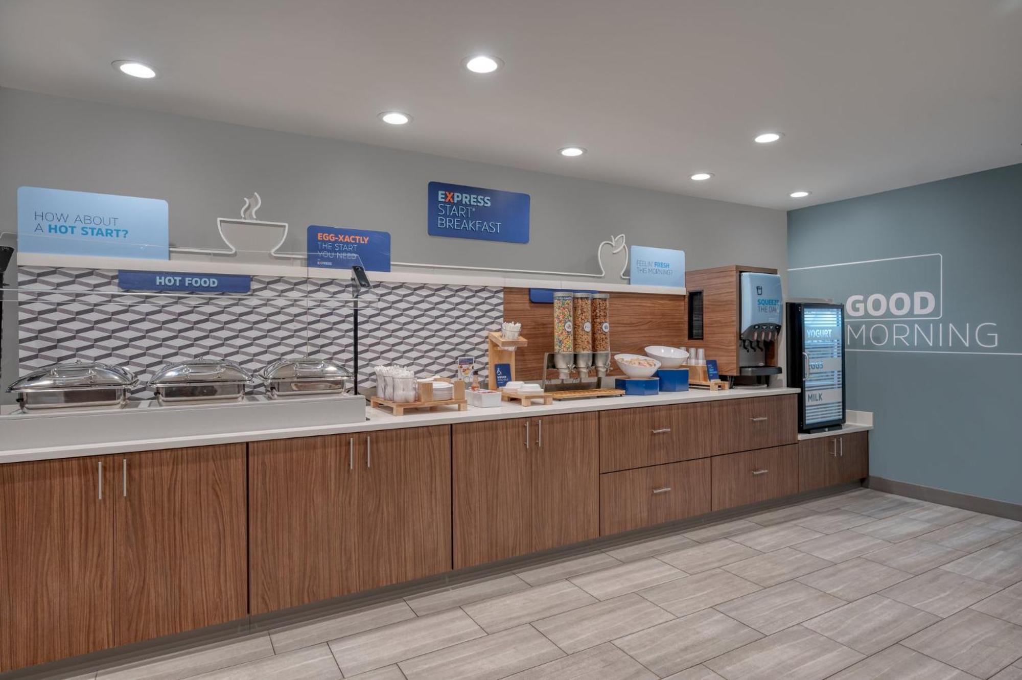 Holiday Inn Express & Suites Wadsworth By Ihg Buitenkant foto